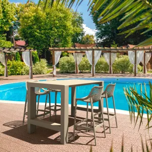 FL 5 Piece Outdoor Bar Table Setting with Air Barstools thumbnail 1