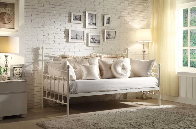 BW Avon Single Size Day Bed