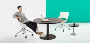 TW Disk Base Round Meeting Table thumbnail 4