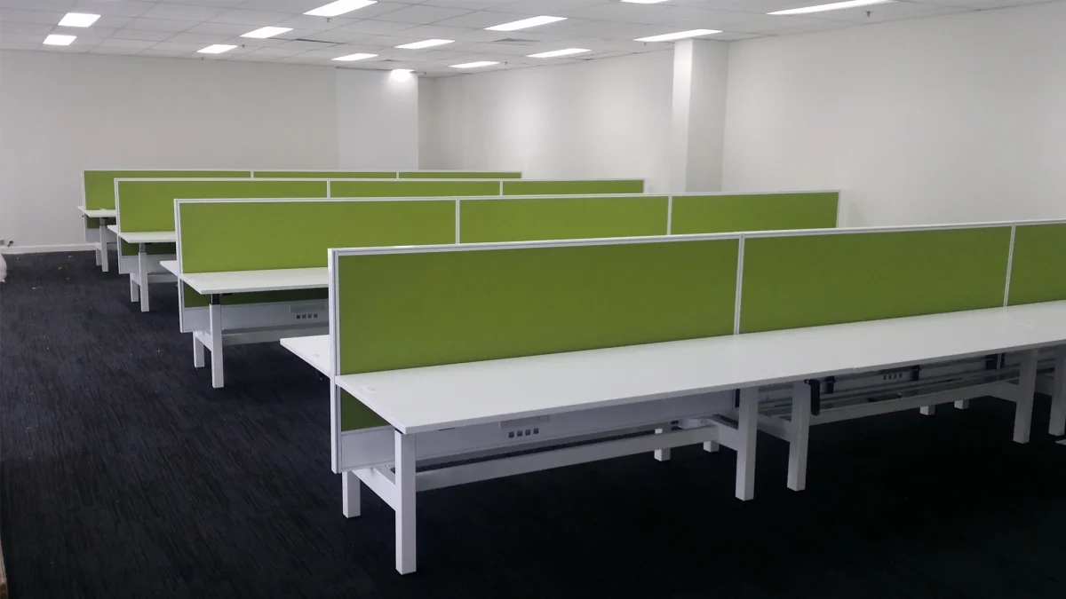 OL Studio Screen with Ducting for Agile Shared Desk – Splice Fabric with White Frame thumbnail 2