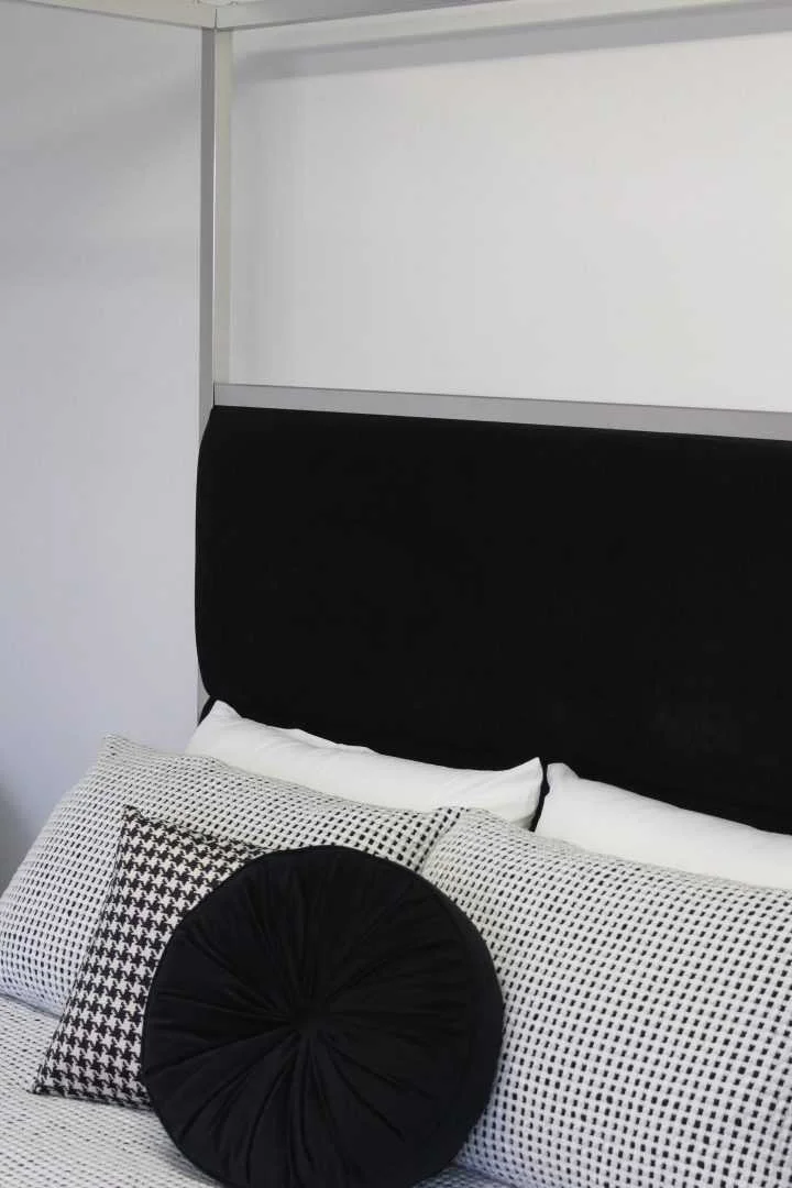 BT Jordana Velvet Upholstered 4 Poster Queen Bed