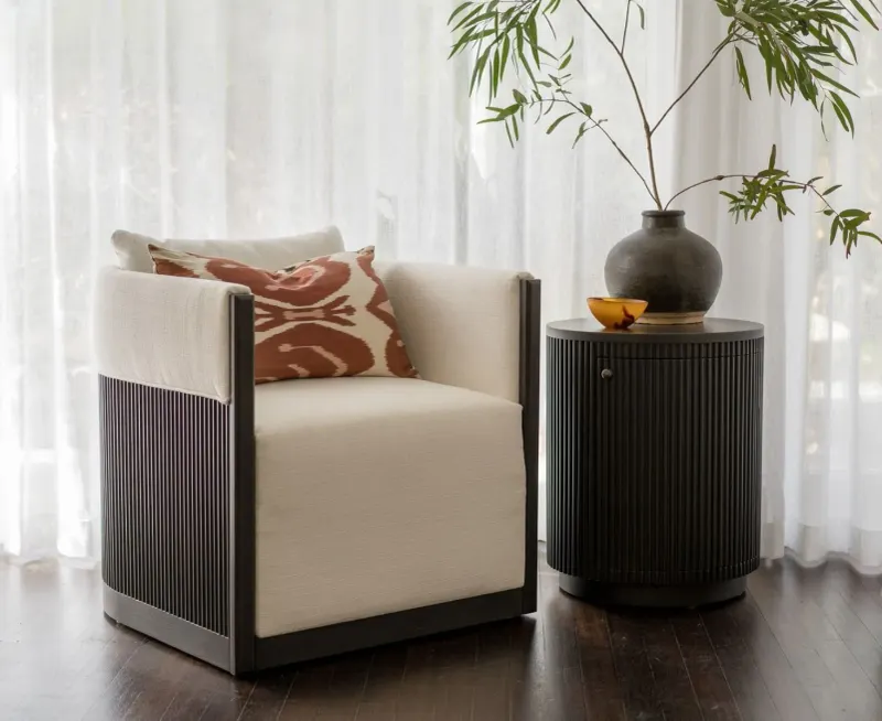 CR Kraton Swivel Chair