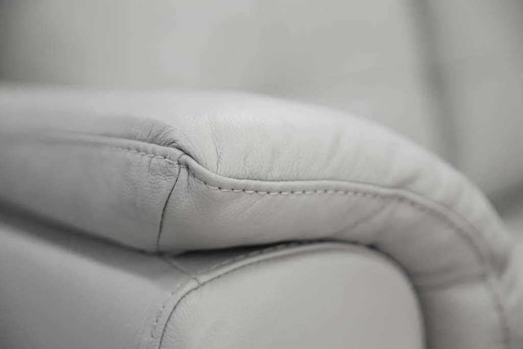 VI Georgia 2 Seater Leather Lounge