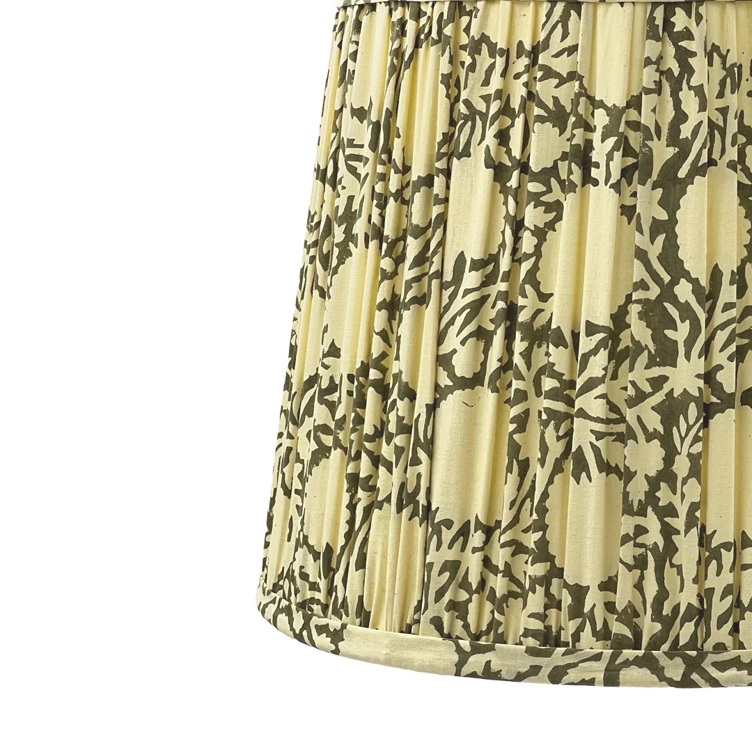 SH Clover Pleaster Shade Lamp
