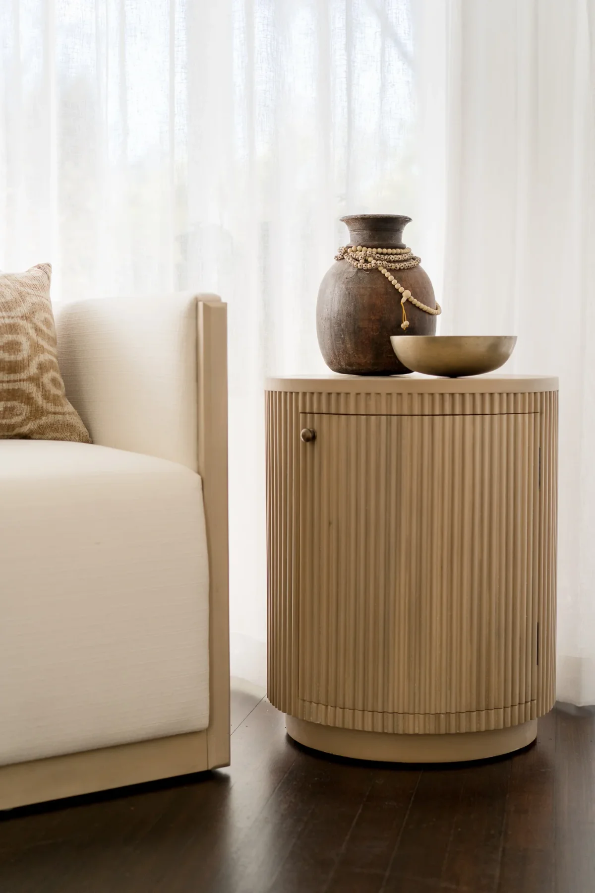 CR Kraton 1 Door Round Bedside Table