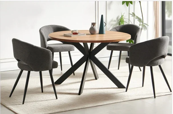 VI Barlow Round Dining Table with 4 Matzo Dining Chairs Kit