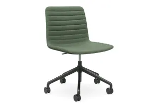 DD Nikola Meeting Chair Black Base thumbnail 3